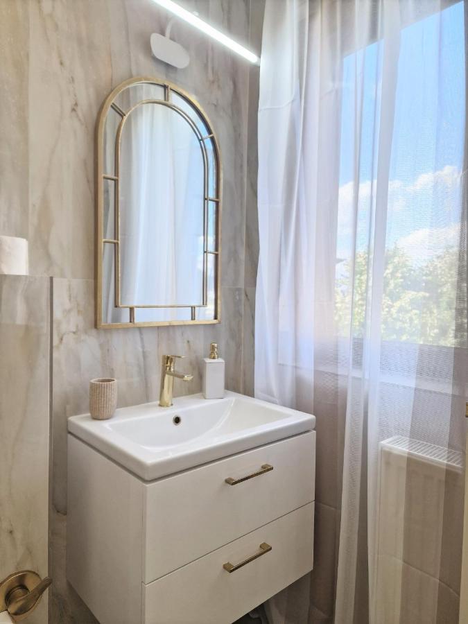 Laroka House Luxury Apartment City Center Universitate Bukarest Exterior foto